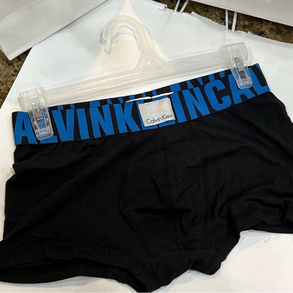 ISO Calvin klein X micro